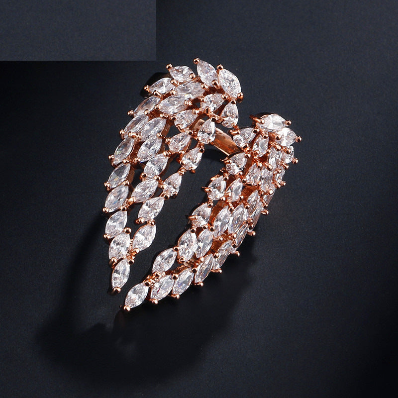Damen Glamouröser Ring mit funkelnden Zirkonia-Steinen Shop Nory