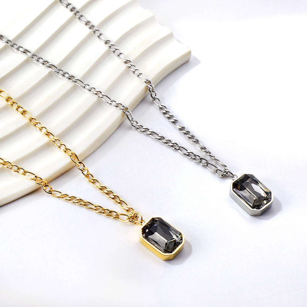 Damen Halskette mit grünem Edelsteinanhänger aus goldplattiertem Edelstahl Shop Nory