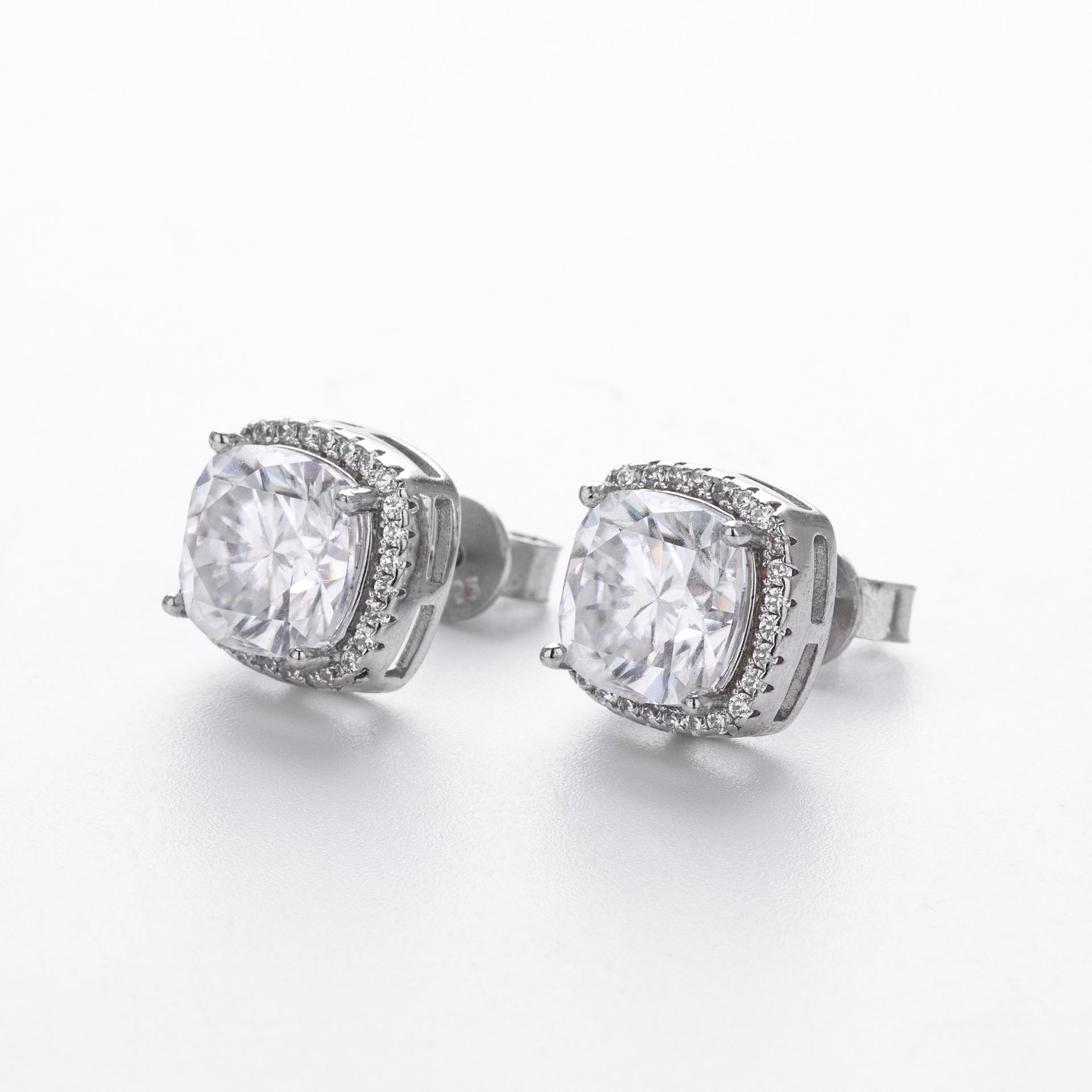 Damen Ohrstecker aus 925 Sterling Silber mit funkelndem Moissanit Shop Nory