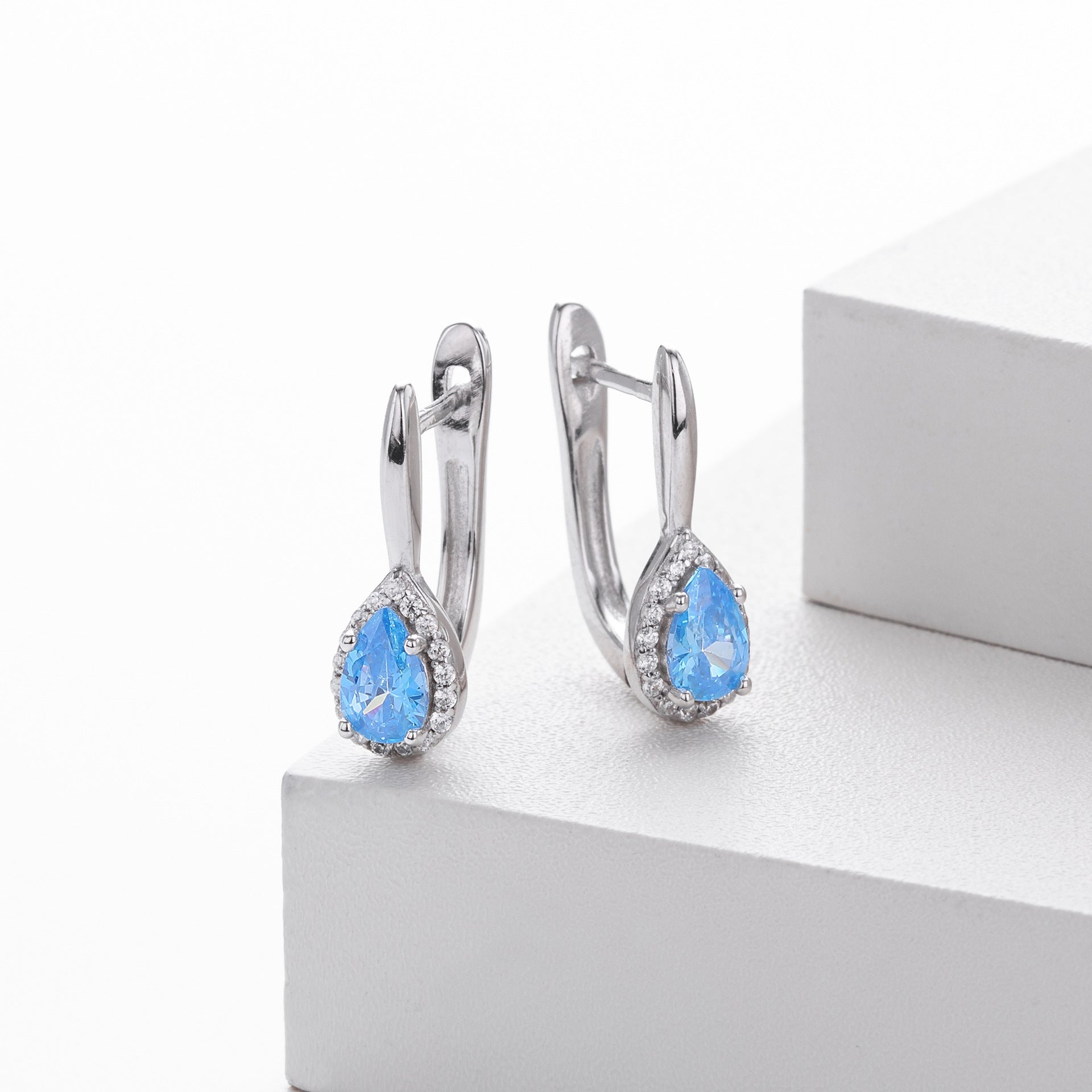 Damen Ohrhänger mit tropfenförmigem Zirkon und funkelndem Zirkonbesatz Shop Nory