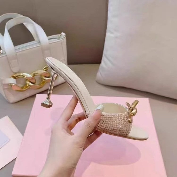 Damen Elegante High-Heel Mules mit funkelndem Kristallbesatz und goldener Zierschleife Shop Nory