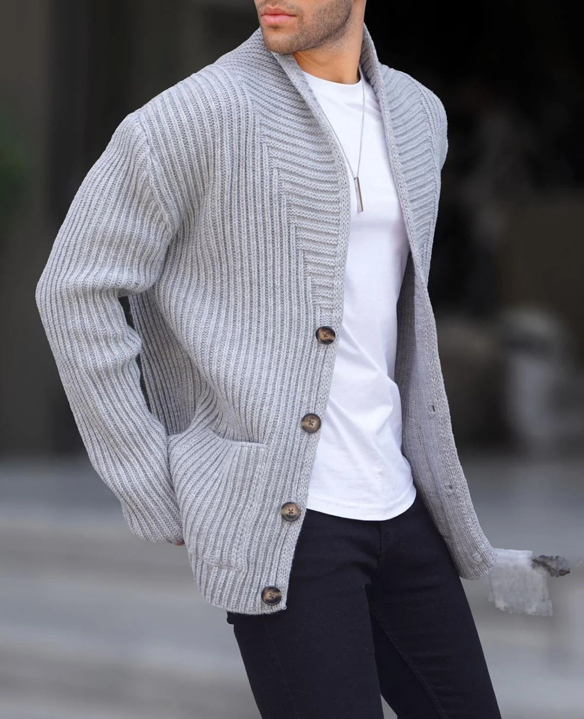 Herren Strickjacke mit tiefem Ausschnitt und knöpfen