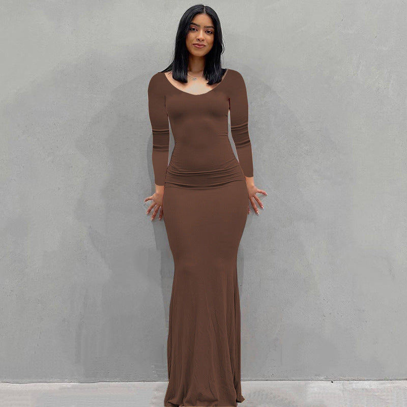 Damen Körperbetontes Maxi‑Jerseykleid mit taillierter Drapierung, langen Ärmeln und ausgestelltem Saum Shop Nory