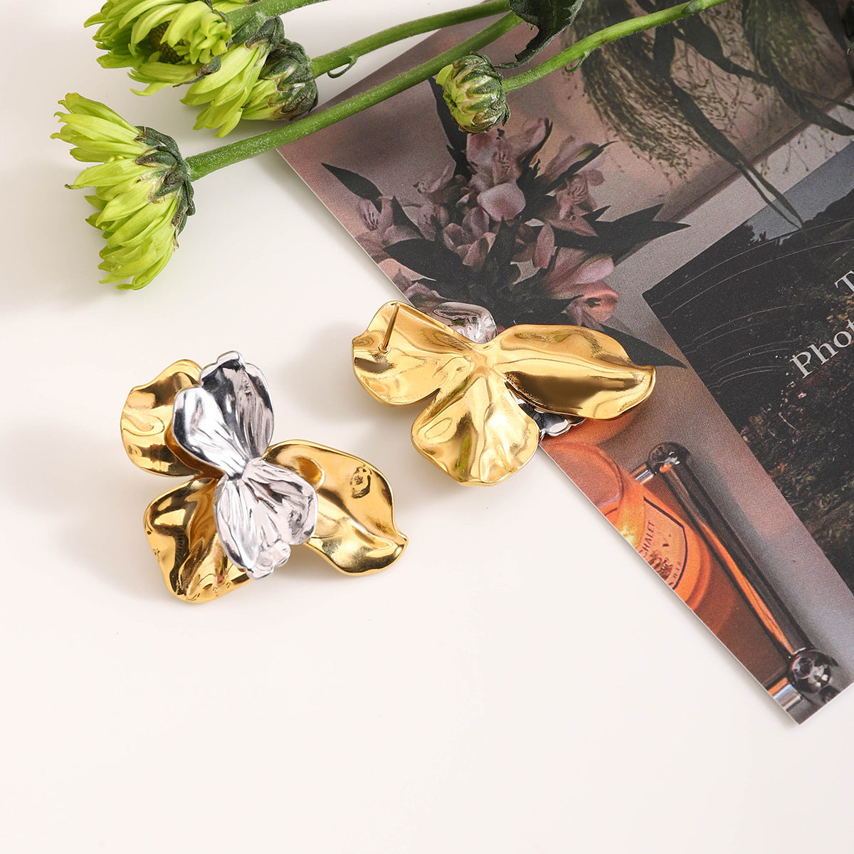 Damen Ohrclip im floralen Design aus hypoallergenem Edelstahl Shop Nory