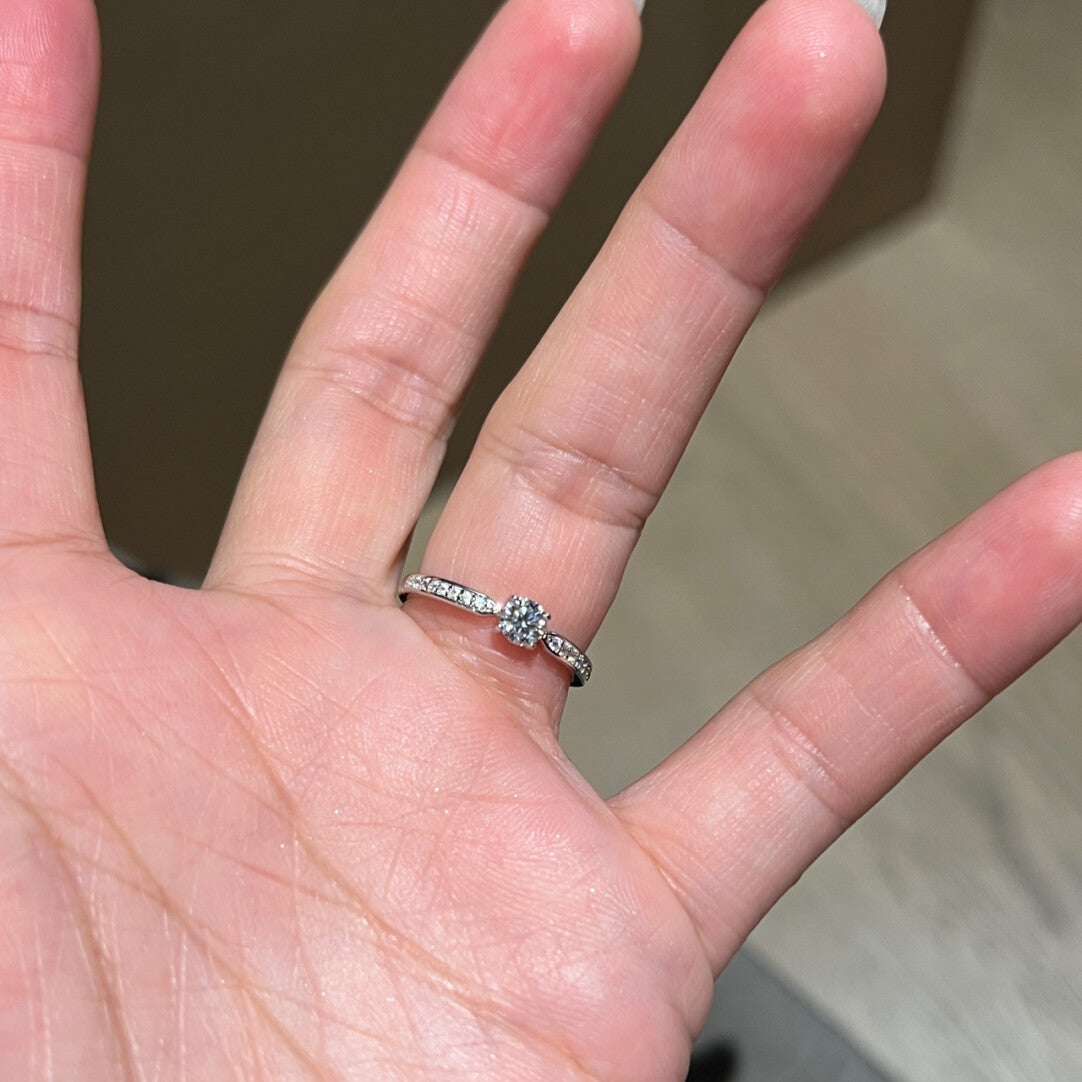 Damen filigraner Verlobungsring mit funkelndem Zirkonia Shop Nory
