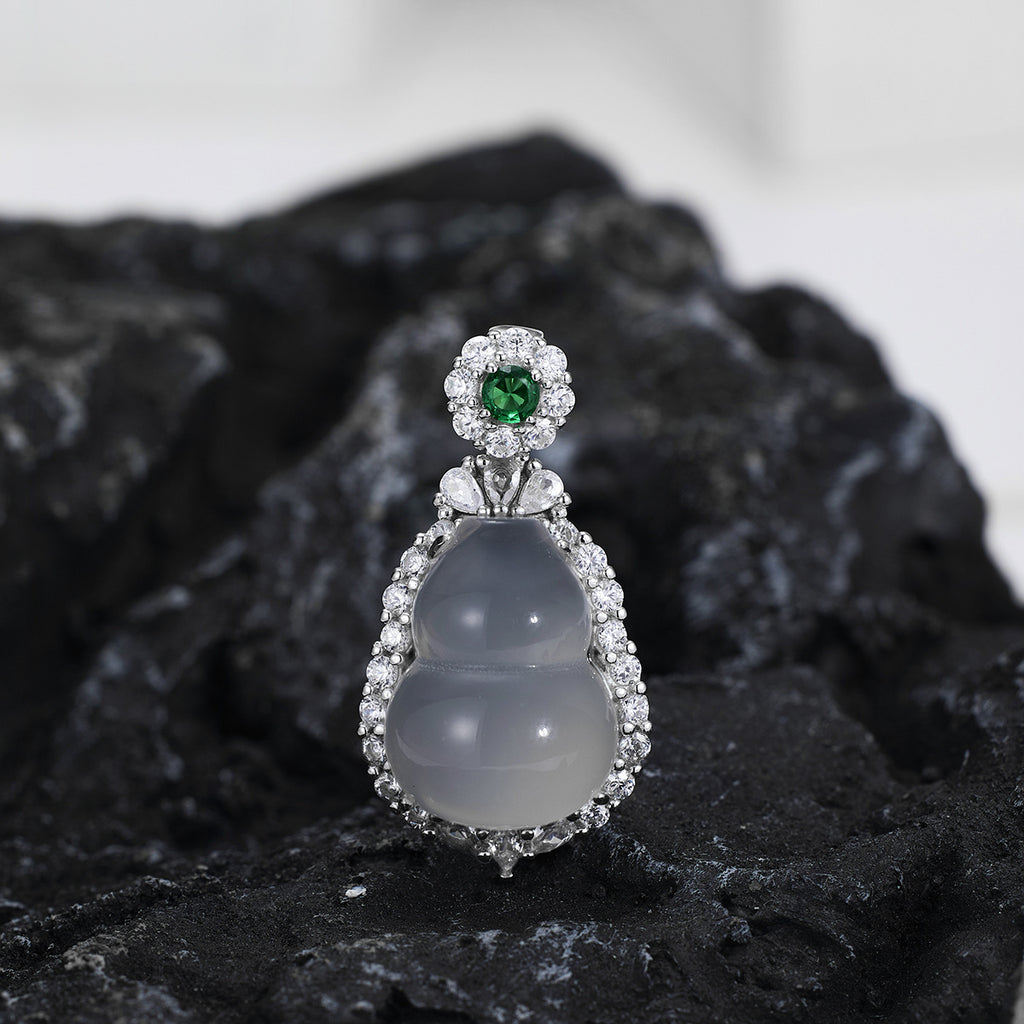 Damen Anhänger mit edlem Jade-Edelstein und funkelnden Zirkonia Shop Nory