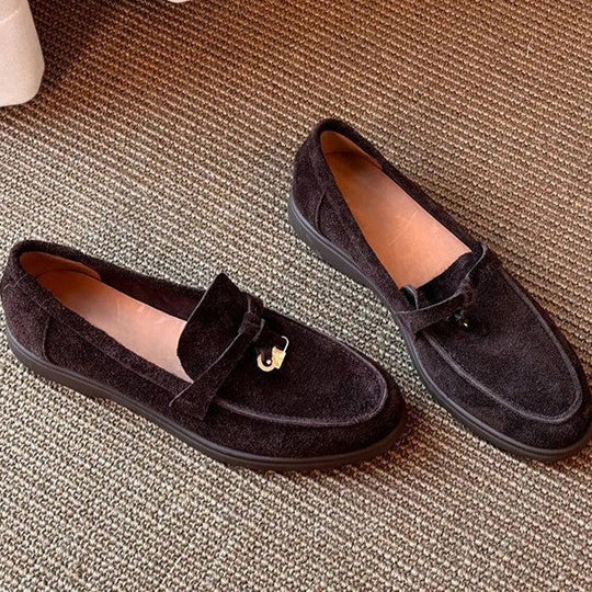 Damen elegante Mokassins aus Wildleder mit modischen Akzenten