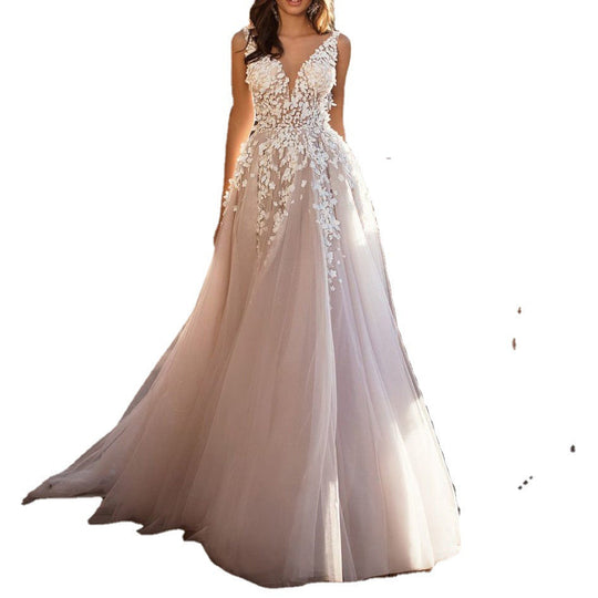 Festliches Damen Hochzeitskleid mit Floralen Applikationen und Schimmerndem Tüll für Hochzeiten