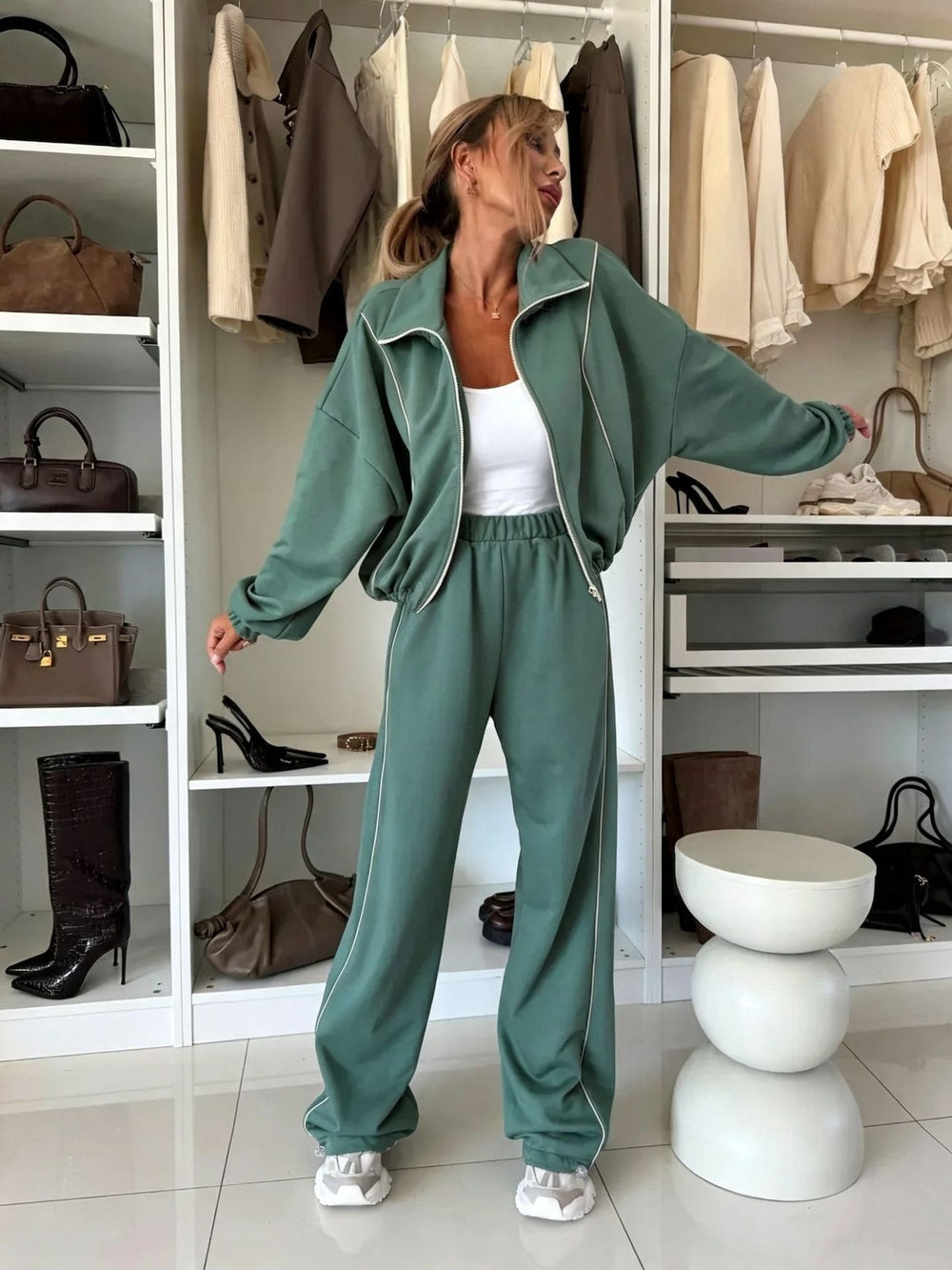 Damen Loungewear-Set Cropped Zipjacke und hochgeschnittene Jogginghose mit Gummibund Shop Nory