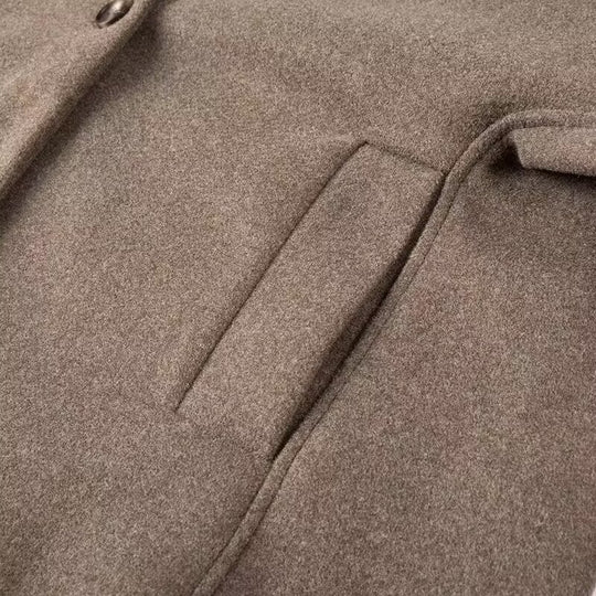 Damen Kurzjacke im Boxy‑Schnitt mit V‑Ausschnitt und Zwei‑Knopf‑Verschluss Shop Nory