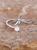 Damen Ring mit filigranem Libellen-Design und funkelndem Opal Shop Nory