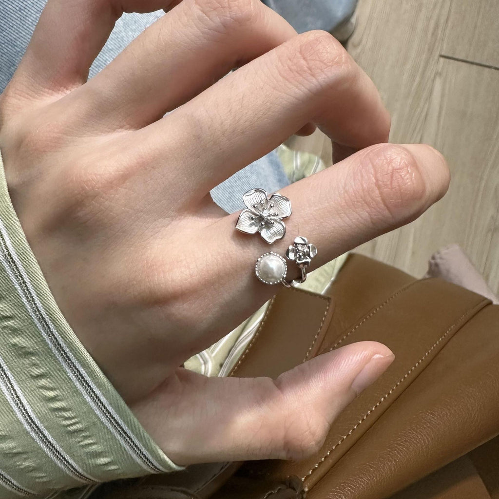 Damen Offener Ring mit floralem Design und Perlenakzent Shop Nory