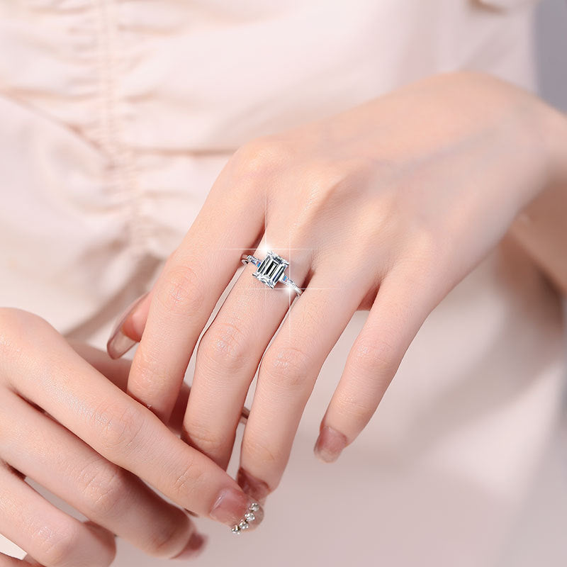 Damen Solitär-Verlobungsring mit elegantem rechteckigem Zirkonia Shop Nory