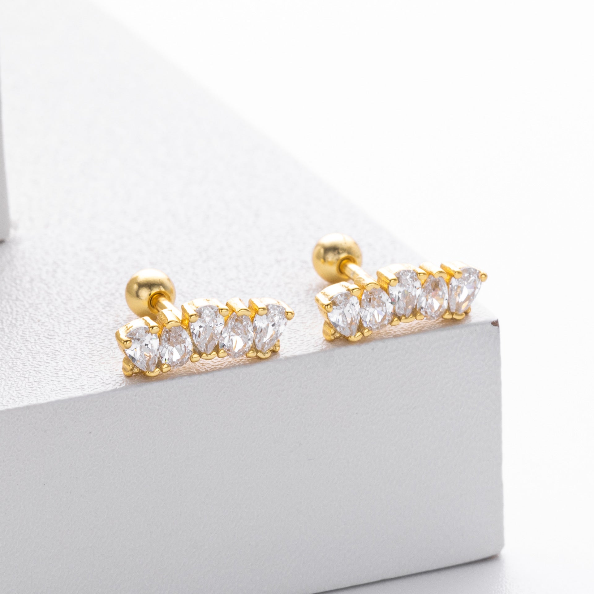 Damen Ohrstecker mit luxuriösem Zirkonbesatz aus hochwertigem 925 Sterling Silber Shop Nory