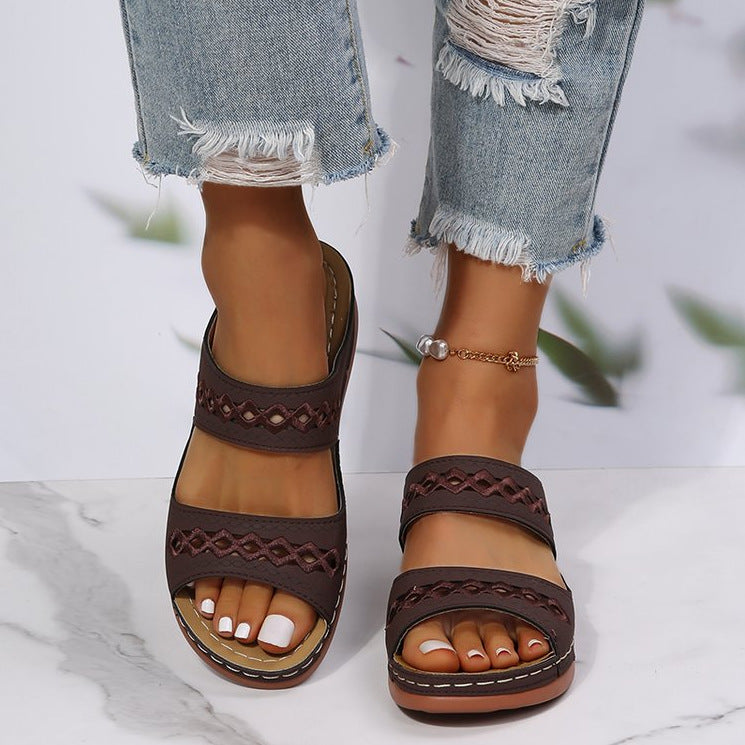 Damen Bequeme Leder-Sandalen mit dekorativem Lochmuster