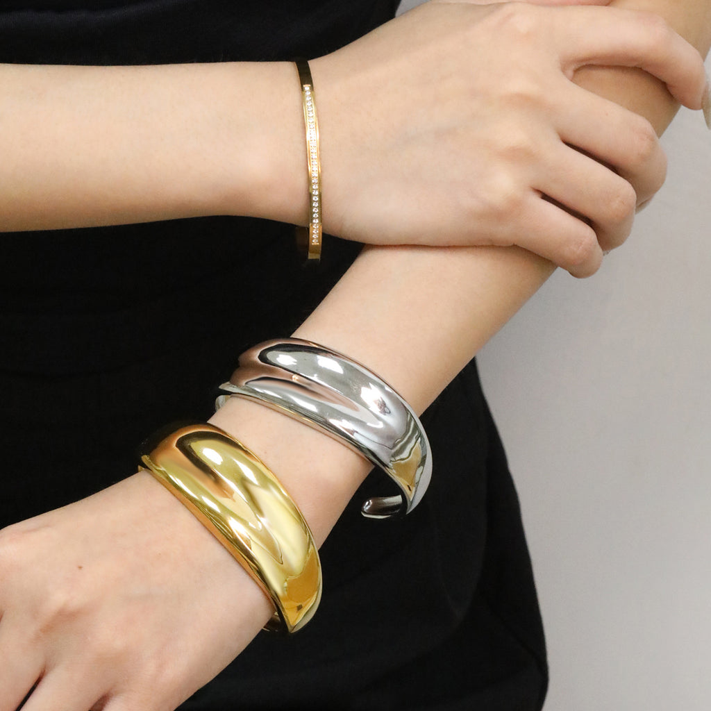 Damen offenes Armreif mit elegantem, geschwungenen Design Shop Nory