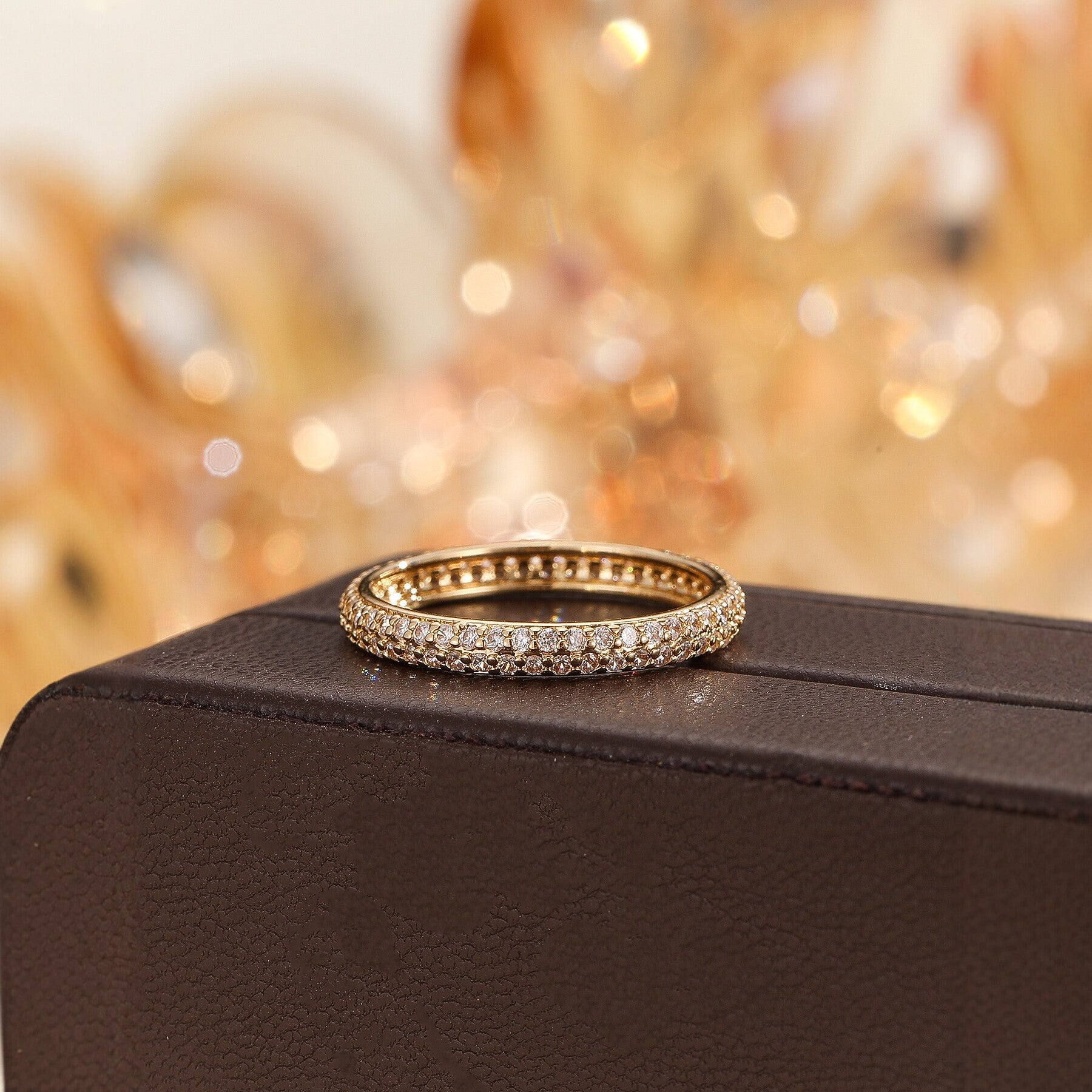 Damen luxuriöser Ring mit funkelnden Zirkonia Shop Nory