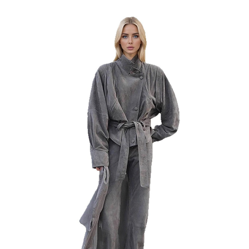 Damen Kurzjacke aus Veloursleder‑Optik mit hohem Stehkragen, Taillengürtel und kastiger Oversize‑Silhouette Shop Nory
