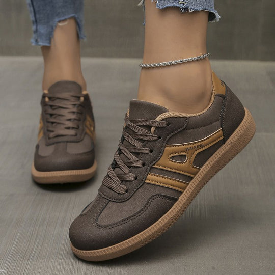 Damen Casual-Sneaker im Retro-Look aus Wildlederimitat mit kontrastierenden Zierstreifen und dämpfender Gummisohle Shop Nory