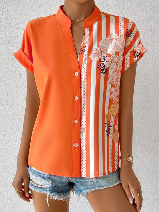 Damen Kurzarmbluse mit Stehkragen und asymmetrischem Streifen‑Blumenprint Shop Nory