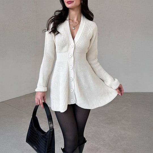 Damen nan tailliertes Strickkleid mit durchgehender Knopfleiste, V‑Ausschnitt und ausgestelltem A‑Linien‑Rock Shop Nory