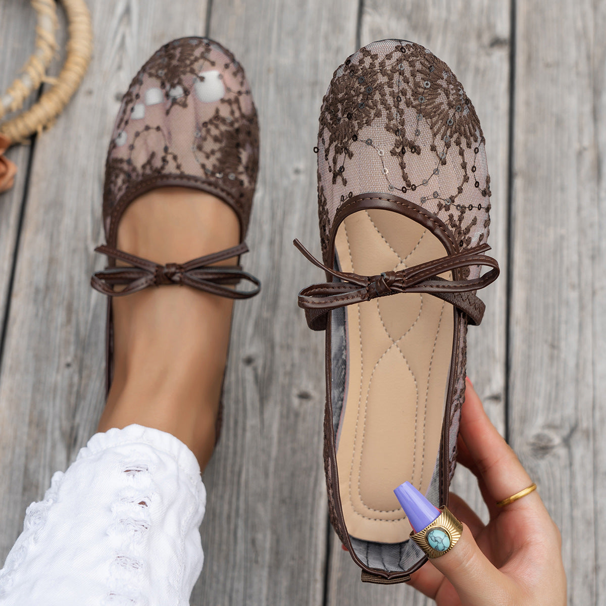 Damen Elegante Spitzenschuhe mit dekorativen Schleifen und funkelnden Akzenten