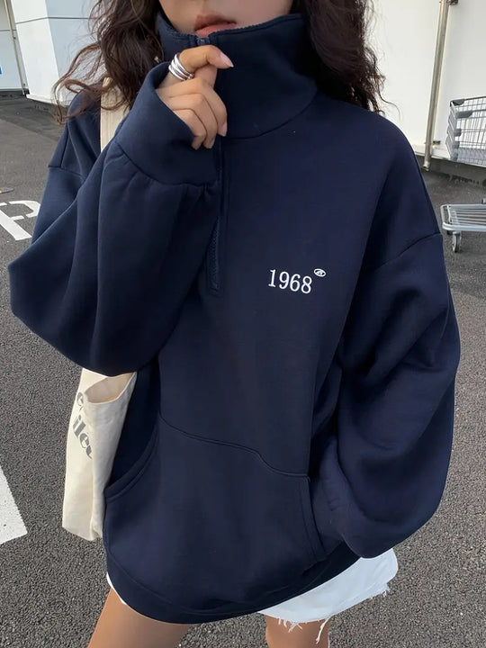 Damen Oversized Sweatshirt mit halbem Reißverschluss, hohem Stehkragen und Kängurutasche Shop Nory