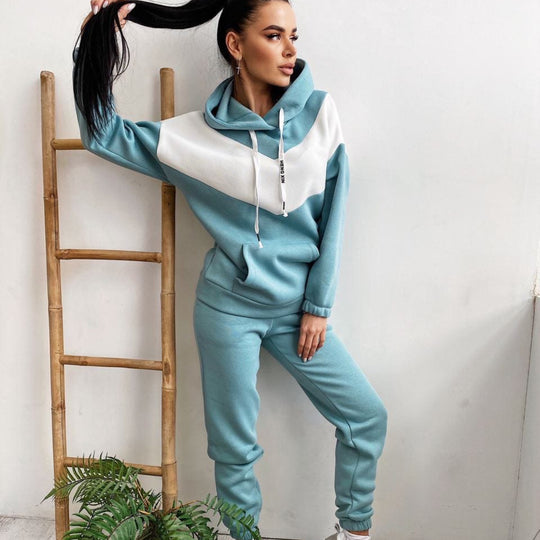 Damen zweiteiliges Loungewear-Set mit Chevron-Kapuzenpullover und taillierter Tapered-Jogginghose Shop Nory