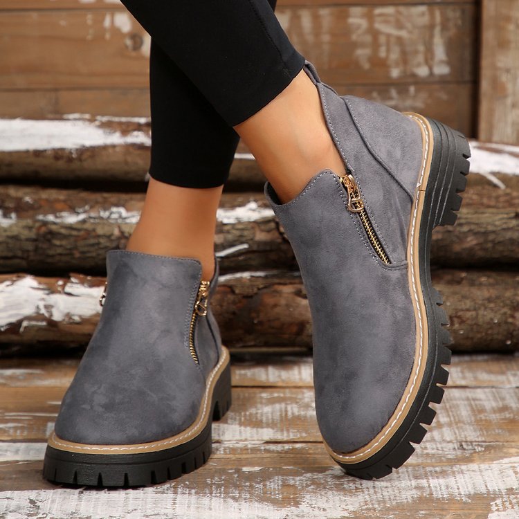 Damen Kurzschaft-Stiefeletten aus Veloursoptik mit seitlichem Reißverschluss und grober Profilsohle Shop Nory
