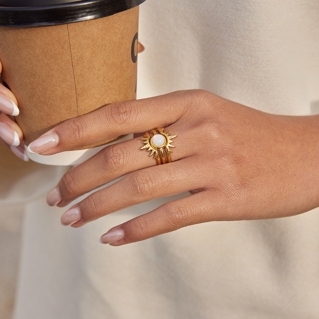 Damen Offener Ring mit kunstvollem Sonnenmotiv und hochwertigem Zirkon Shop Nory