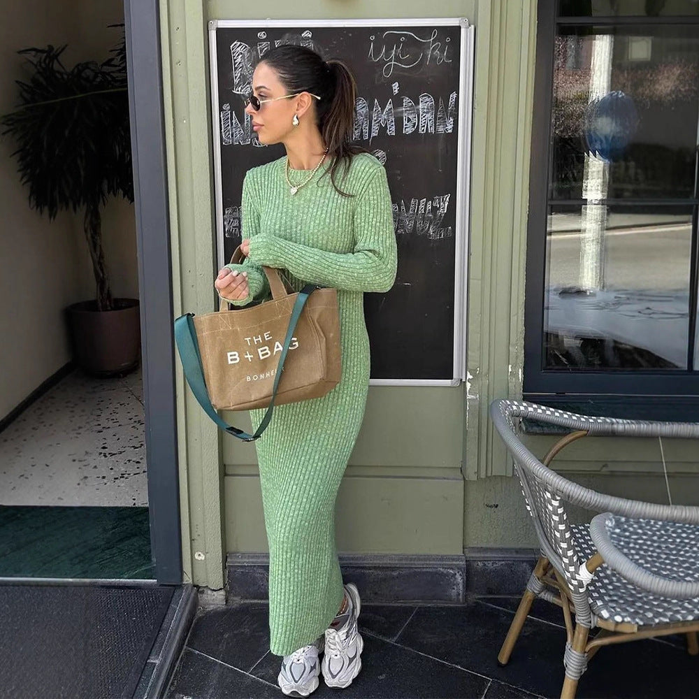 Damen Langes geripptes Strickkleid mit passendem Maxicardigan, Seitentasten und voluminösen Ballonärmeln Shop Nory
