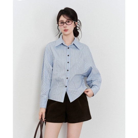 Damen Oversize-Hemdbluse mit feinen Nadelstreifen, weiten Ärmeln und lässigem Saum Shop Nory