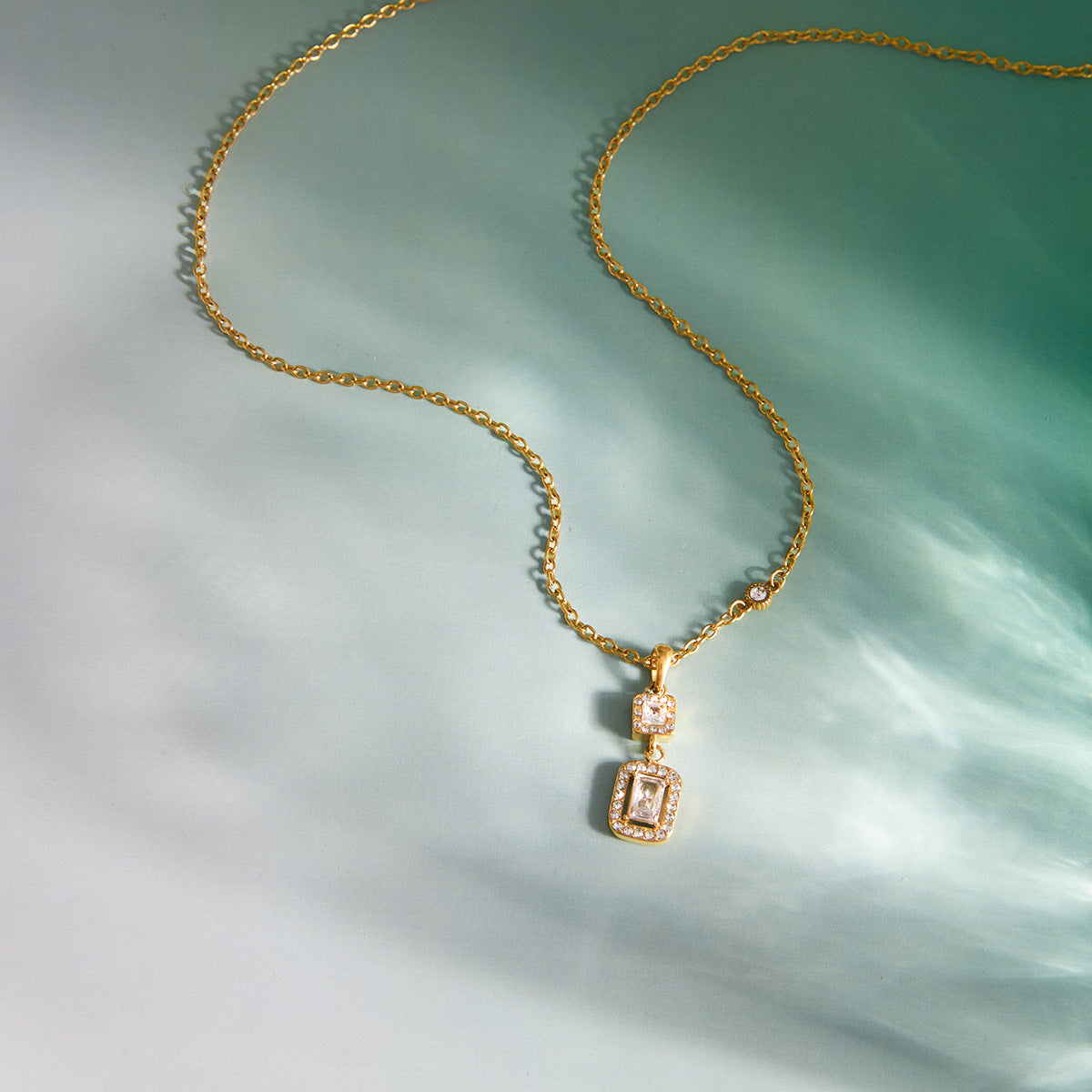 Damen Halskette mit funkelnden Zirkonia und hochwertigem Edelstahl Shop Nory