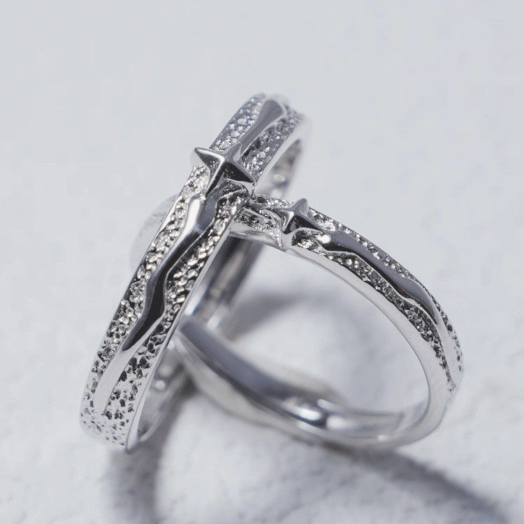 Damenring mit elegantem geschwungenem Design und funkelnden Zirkonia Shop Nory