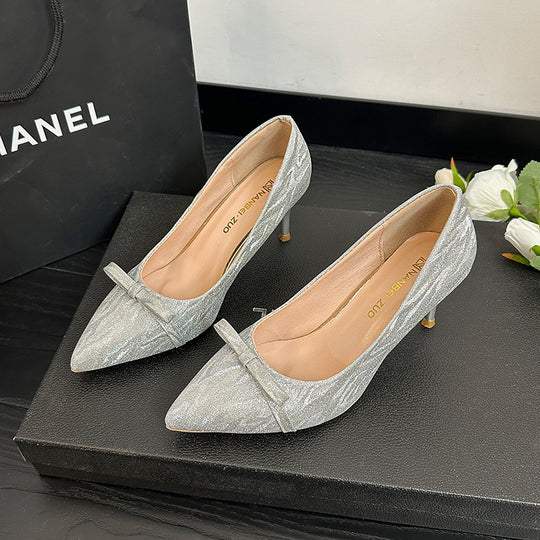 Damen Glänzende spitz zulaufende Stiletto‑Pumps mit Zier‑Schleife Shop Nory