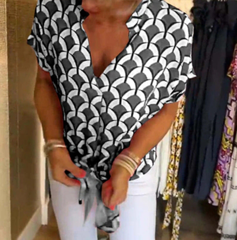 Damen nan kurzärmeliges geometrisches Blusenshirt mit Knotenbund und Stehkragen