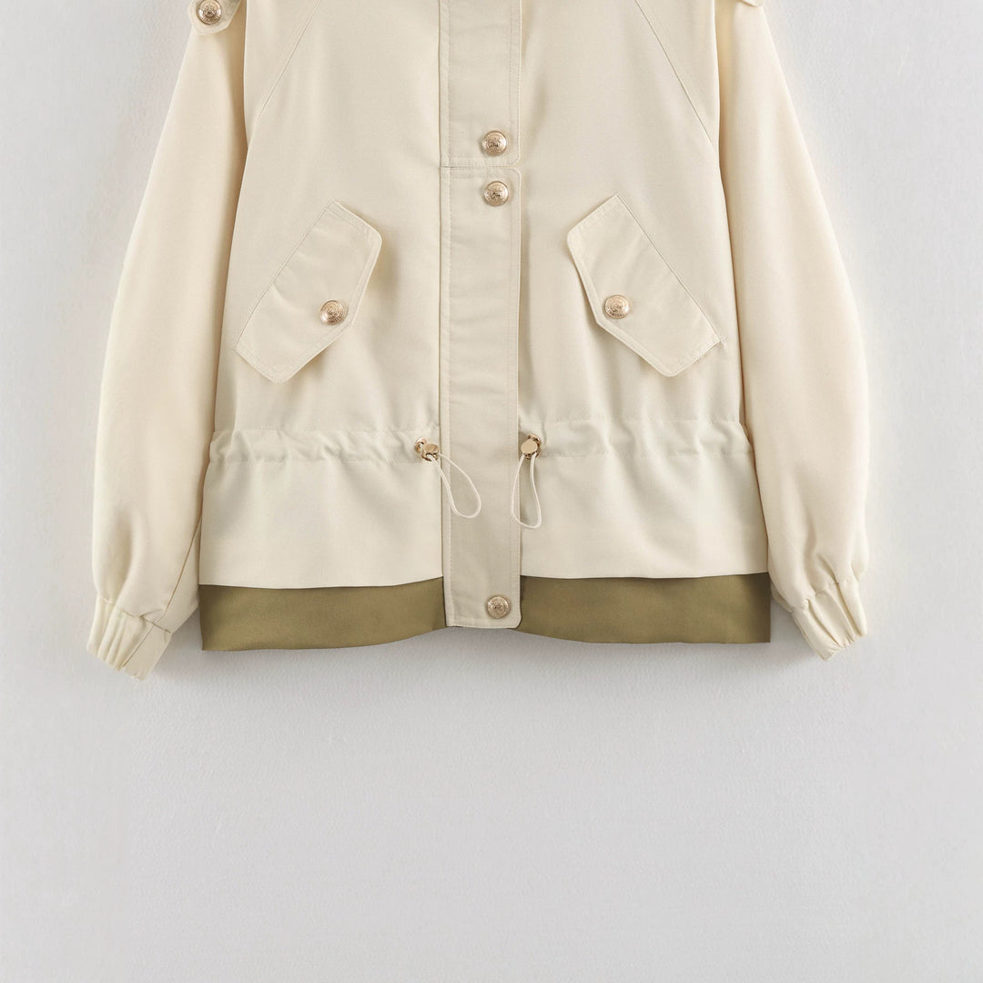 Damen Kurzparka im Field‑Stil mit Tunnelzug, Pattentaschen und Stehkragen Shop Nory