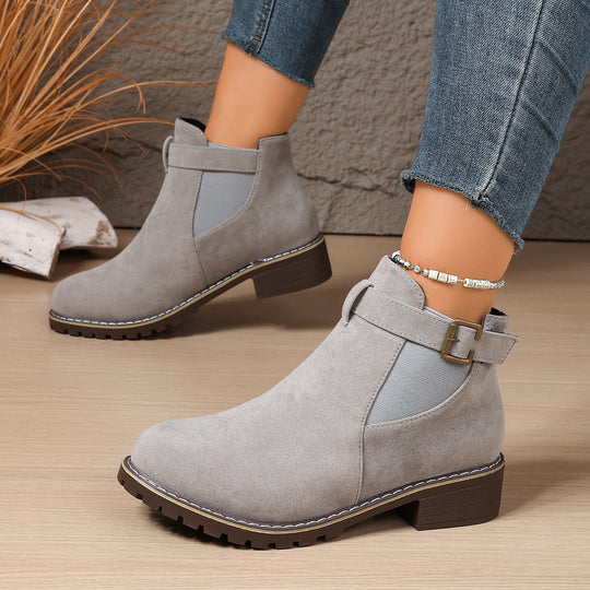 Damen Stiefelette mit Velours-Optik, elastischem Einsatz und Schnallenriemen Shop Nory