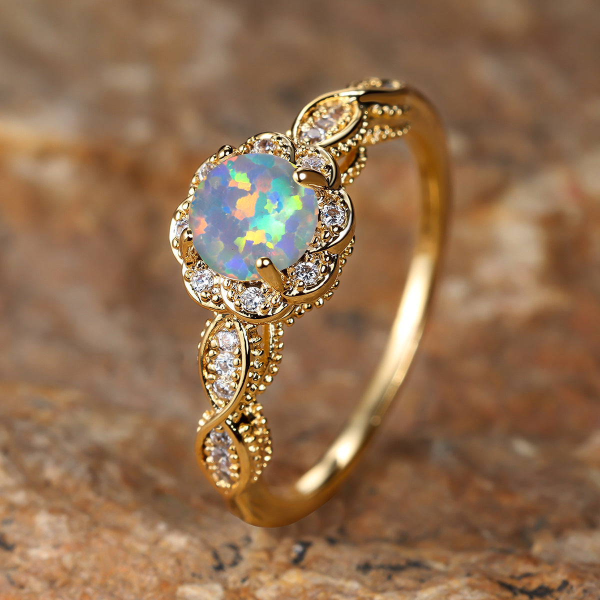 Damen Ring mit funkelndem Opal und floralen Zirkonia-Details Shop Nory