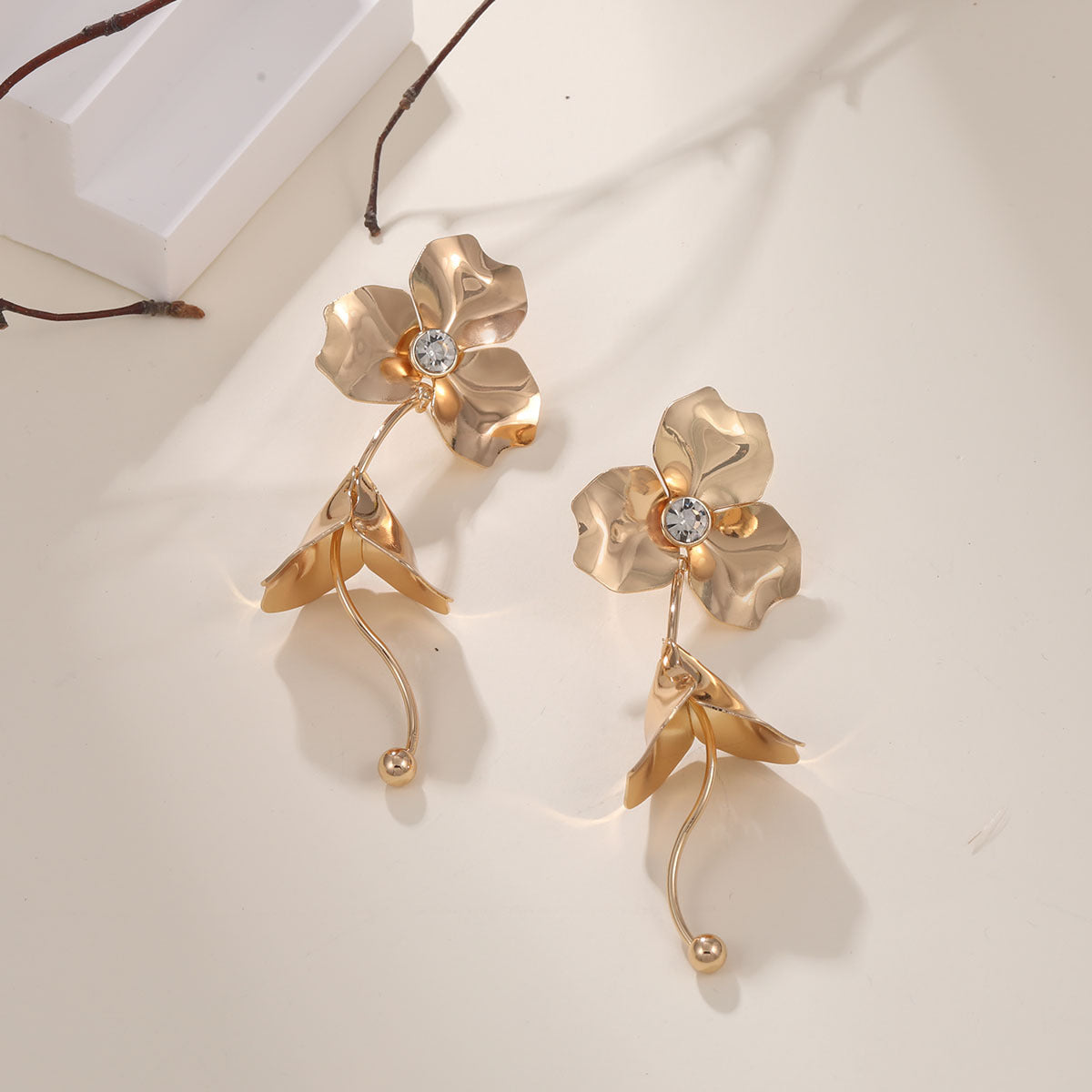 Damen Ohrringe im eleganten Blumen-Design Shop Nory