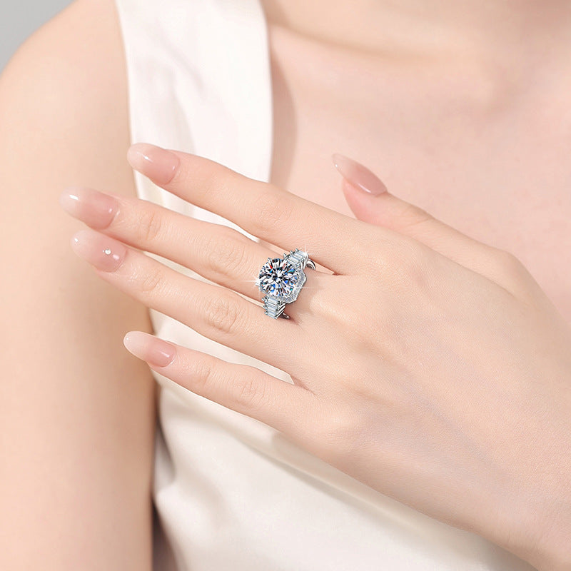 Damenschmuck Verlobungsring mit funkelndem Zirkonia-Besatz und kunstvollem Design Shop Nory