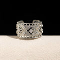 Damen Zarte und funkelnde Blütenarmbänder Shop Nory