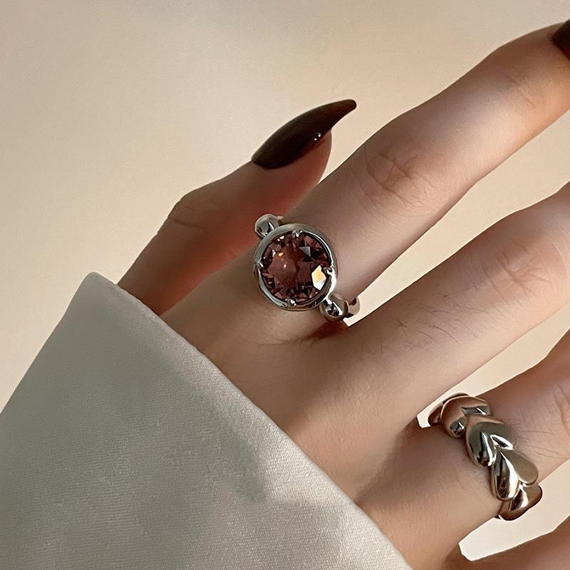 Damenring mit hochwertigem, facettiertem Edelstein-Shop Nory