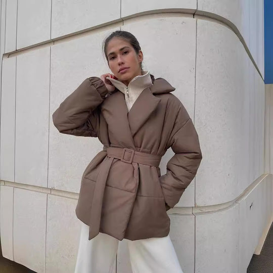 Damen Wattierte Taillierte Steppjacke mit Gürtel und Kapuze Shop Nory