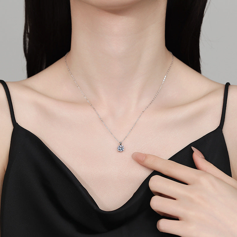 Damen Halskette mit funkelndem Zirkon-Anhänger und eleganter Kettenstruktur Shop Nory