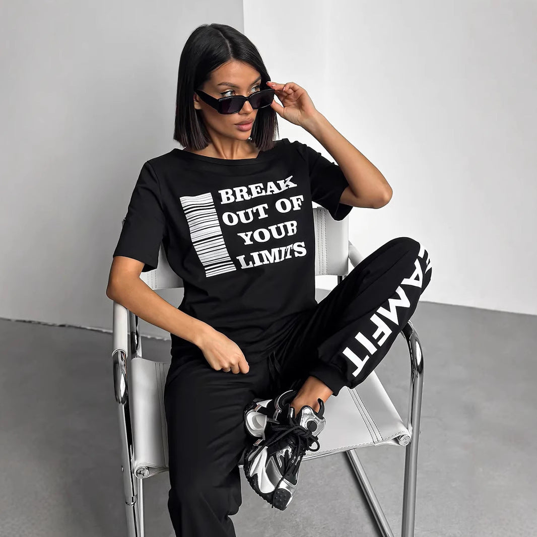 Damen lässiges Lounge-Set mit Cut-Out Schulter und Statement-Print Shop Nory