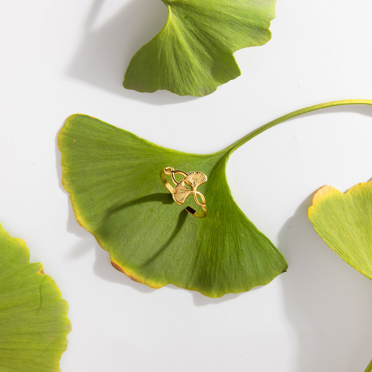 Damen Offenes Armband mit elegantem Ginkgo-Design Shop Nory