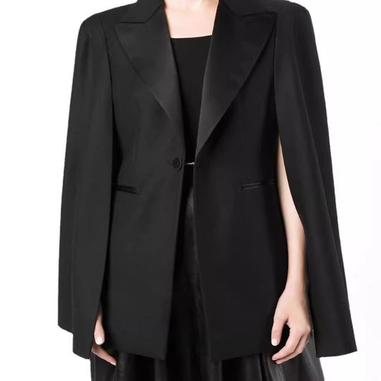 Damen Cape-Blazer mit Schlitzen an den Ärmeln und Satinrevers Shop Nory
