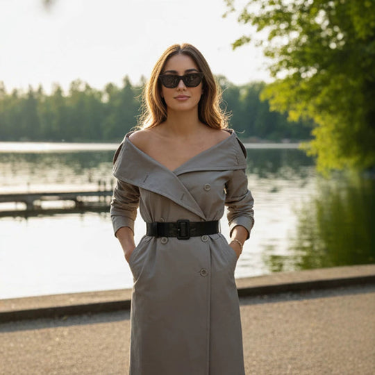 Damen Off-Shoulder Trenchkleid mit doppelreihiger Knopfleiste und tailliertem Lackgürtel Shop Nory