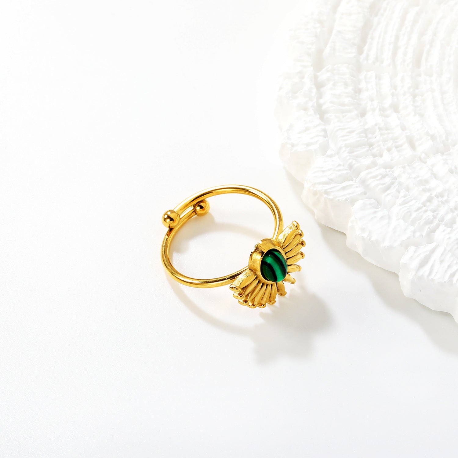 Damen ring mit authentischem Malachit-Edelstein und elegantem goldbeschichtetem Design Shop Nory